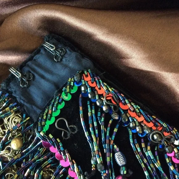 Tribaret Bella - 6 piece professional bellydance costume - Multi on Black Velvet - Picture 6 of 14